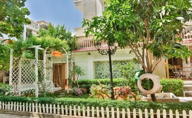 Biệt thự của Vy Oanh thiết kế tối giản, có 3 phòng ngủ và khu vui chơi cho trẻ. Ảnh: Dân Việt