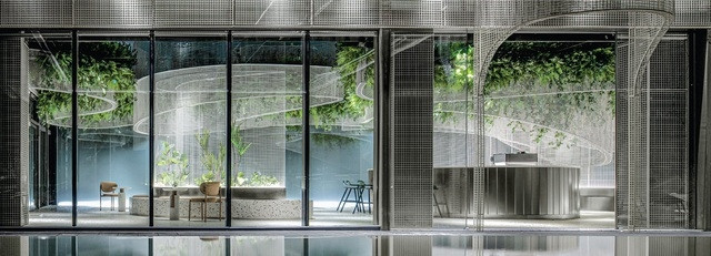 Không gian ấn tượng nhìn từ bên ngoài quán. Nguồn ảnh: King Ou, Jimmy He