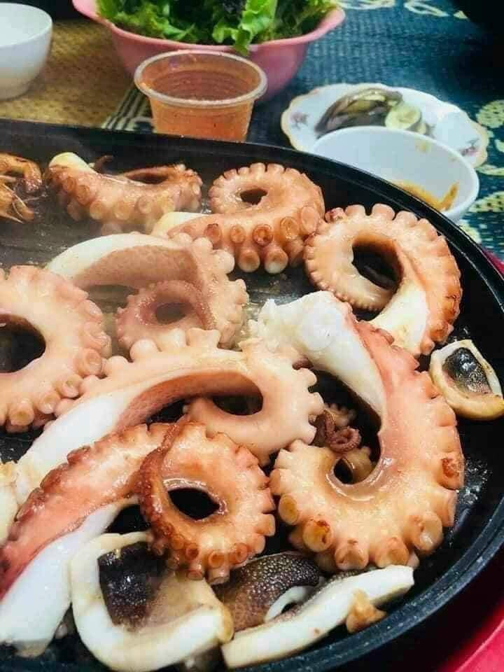 Râu bạch tuộc tươi đã được làm sạch, chỉ cần rã đông là có thể sử dụng được ngay hoặc chế biến đủ món ăn ngon theo sở thích. Ảnh: Facebook