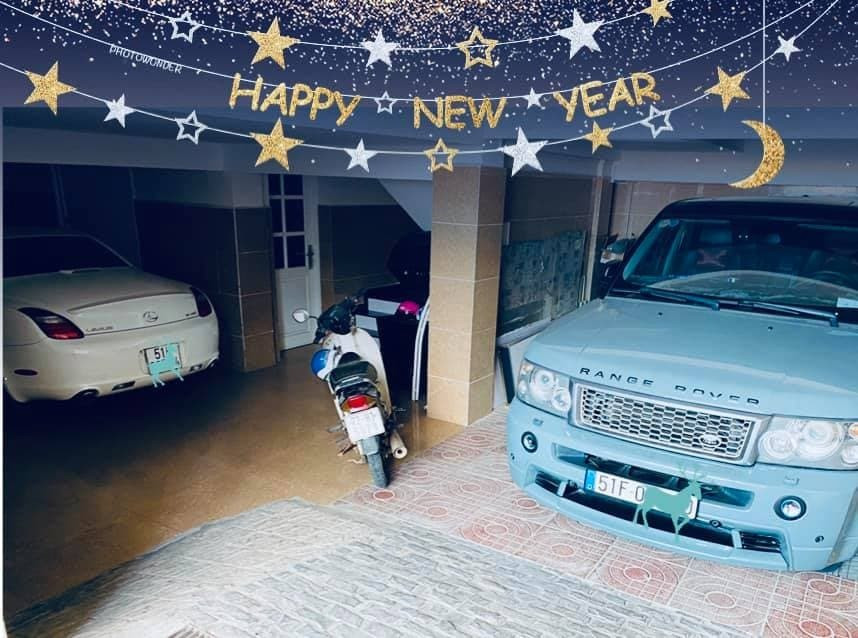 Hầm để xe cũng lung linh sắc màu. Nguồn ảnh: FBNV.