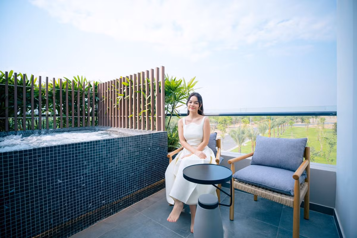 Góc thư giãn lý tưởng ngoài ban công.