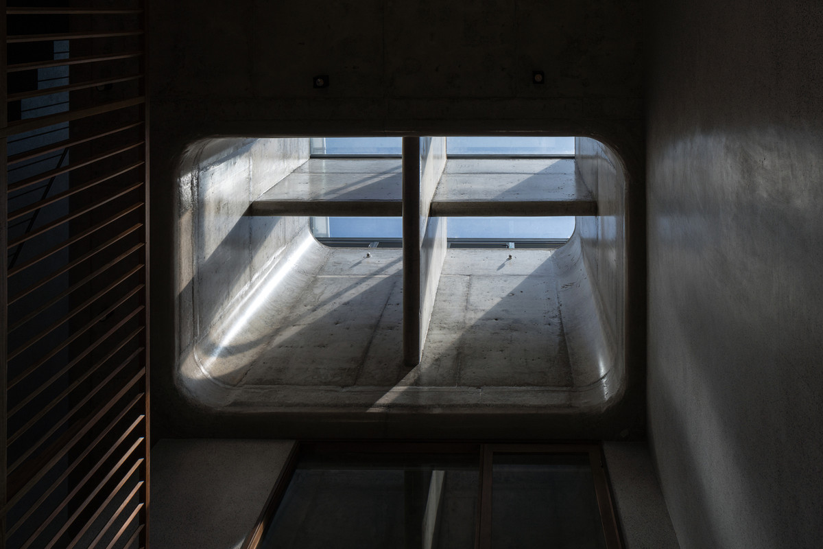 Công trình có kết cấu gồm 1 tầng hầm, 1 trệt, 2 lầu và sân thượng...