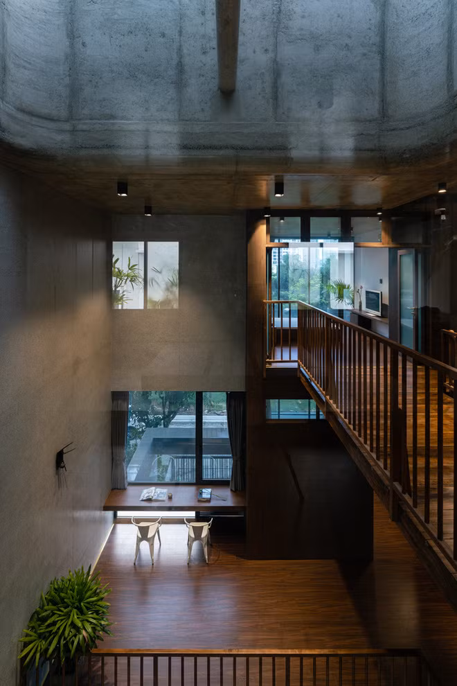 Các công năng gồm gara, phòng khách, bếp và 4 phòng ngủ.