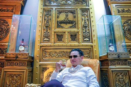 Johnny Đặng cũng được tờ tạp chí Forbes vinh danh là một trong số ít người Việt Nam thành danh như vậy trên đất nước Mỹ. Ảnh: Gg