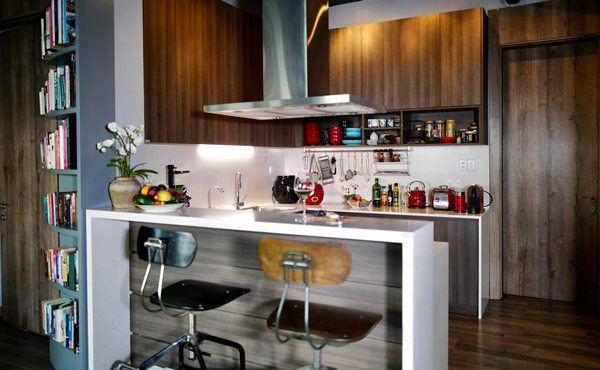 Căn bếp nhỏ nhưng rất tiện nghi.