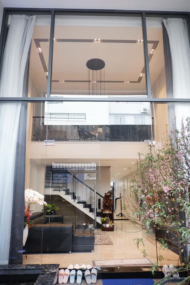 Mới đây, ca sĩ Bảo Anh khoe loạt ảnh về căn nhà mới xây tặng bố mẹ. Ảnh: FBNV