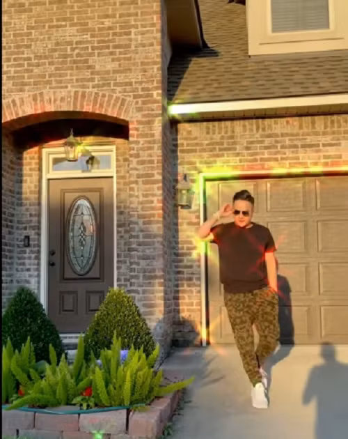 Biệt thự của Cao Thái Sơn có diện tích 500m2 và được thiết kế theo phong cách bán cổ điển.