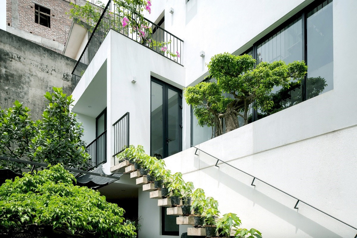 Cả tầng 3 là không gian chức năng hoàn toàn tách biệt, riêng tư của gia đình anh cả có 2 con nhỏ.