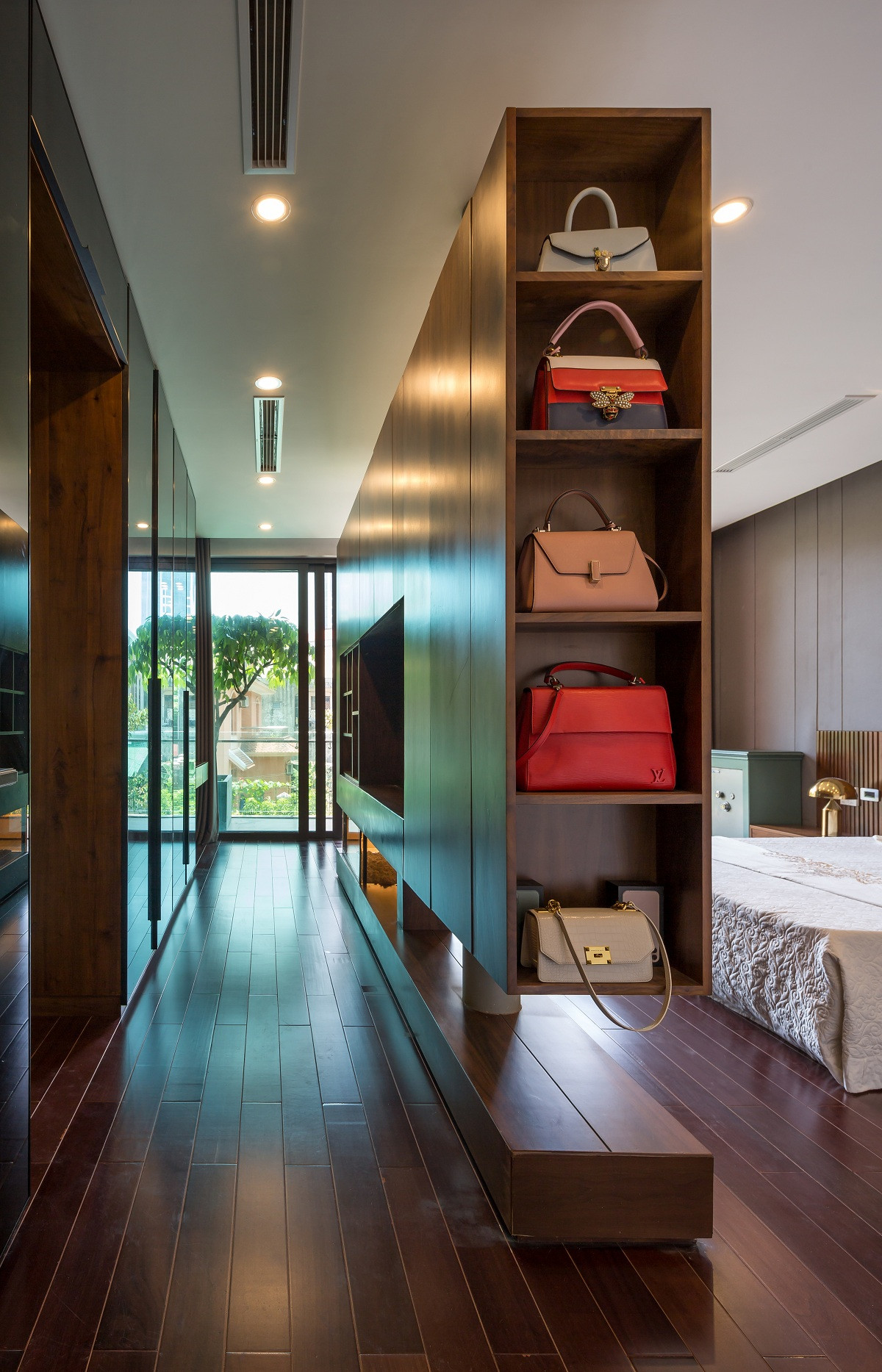 Ngôi nhà đáp ứng nhiều tiêu chí sử dụng, không gian kiến trúc mới, tổ chức lối sống hiện đại nhưng gần gũi với thiên nhiên. Nguồn ảnh: Hoàng Lê