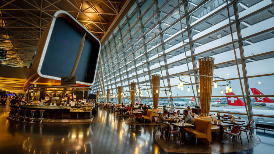 Giữa đại dịch, sân bay Zurich ở Thụy Sĩ có thêm một cơ sở test COVID-19 trước chuyến bay.