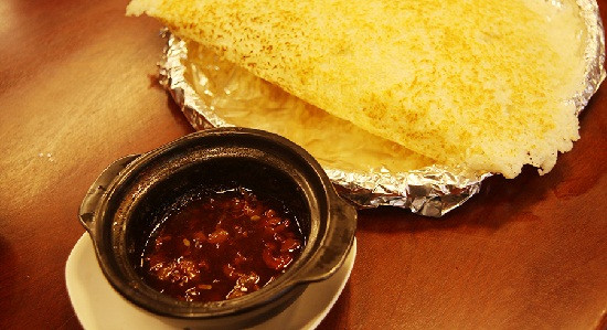 Một đĩa cơm cháy kho quẹt cho 4-5 người ăn có giá từ 90.000 - 120.000 đồng/kg tùy vào kích cỡ. Ảnh: Ảnh: Vivuhanoi