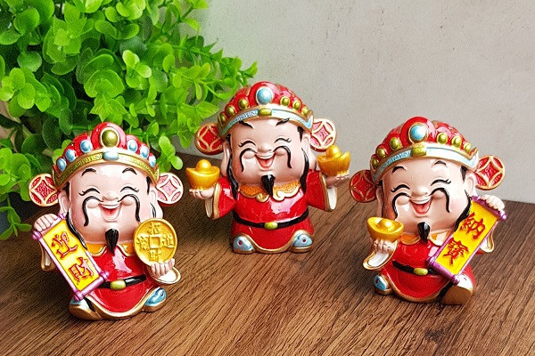 Ngày đầu năm, người dân thường mua đồ phong thủy vật hợp phong thủy để mang ý nghĩa cầu may cho gia đình. Nhiều người còn đem tăng cho người thân, bạn bè. Ảnh: Internet