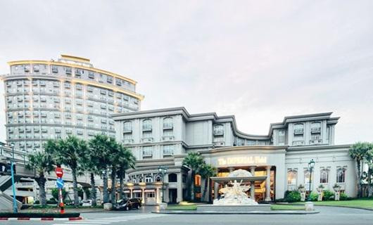 Ngoài biệt thự trị giá 400 tỷ, gia đình Hà Kiều Anh còn có căn penthouse nằm trên tầng 20 của toà tháp King’s Tower (Vũng Tàu), thiết kế gắn liền với khách sạn nổi tiếng mà vợ chồng cô đang là chủ sở hữu.