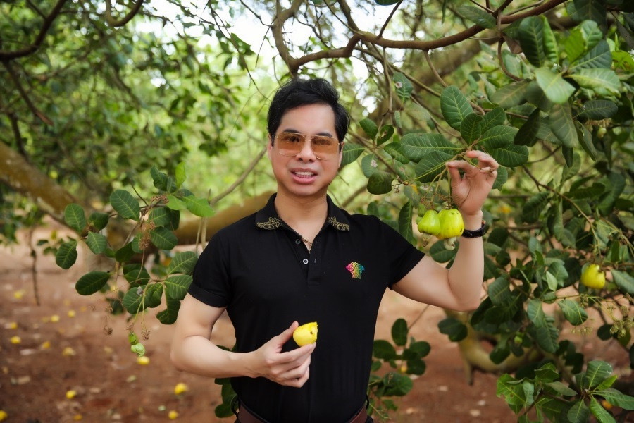 Khu vườn Ngọc Sơn được tặng không chỉ có đủ loại cây ăn trái như bơ, mít, chuối...mà còn có nhiều loại rau củ quả. Ảnh: Lao động