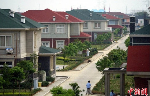 Thu nhập bình quân đầu người của người dân ở Hoa Tây là ít nhất 80.000 tệ (tương đương 268 triệu đồng)/năm.