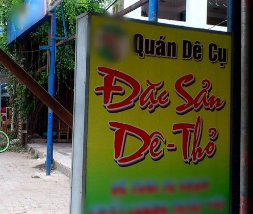 Hội chị em bước vào chắc phải "quay xe" vội vì biển hiệu độc lạ này. Ảnh: VTC