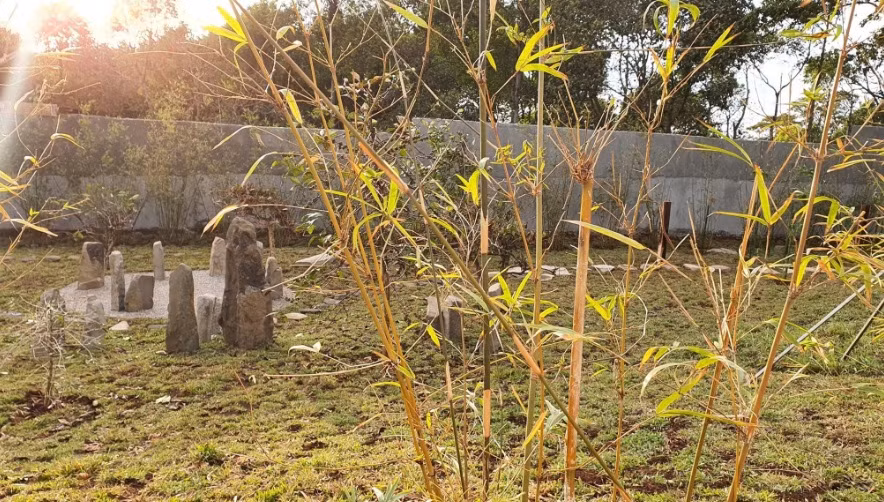 Các khoảng không gian mở, lối đi hẹp, quanh co, hay cả vườn đá… đều mang ý nghĩa sâu sắc giúp khách thăm quan có thể trải nghiệm về từng giai đoạn của cuộc đời.