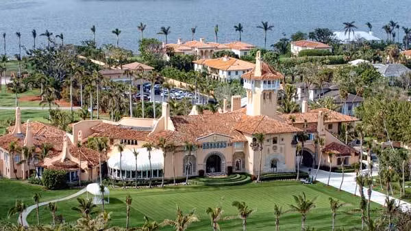 Dinh thự Mar-a-Lago còn được biết đến với cái tên "Nhà Trắng Mùa Đông", là nơi gia đình ông Trump thường ghé thăm vào các kỳ nghỉ và dịp cuối tuần. Ảnh: Getty Image.