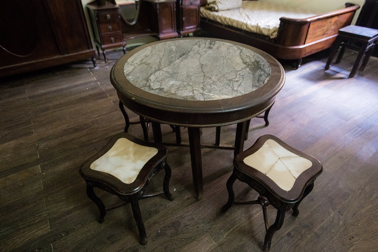 Hầu hết nội thất trong căn biệt thự được nhập khẩu từ châu Âu và Hồng Kông. Ảnh: Dân Việt.