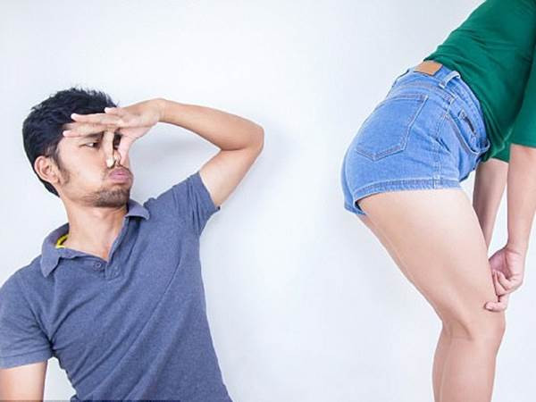 Trong khi đó, người Trung Quốc có thể kiếm tiền bằng cách… ngửi mùi xì hơi. Một số người Trung Quốc dường như tin rằng, có thể dựa vào mùi xì hơi để phát hiện bệnh.