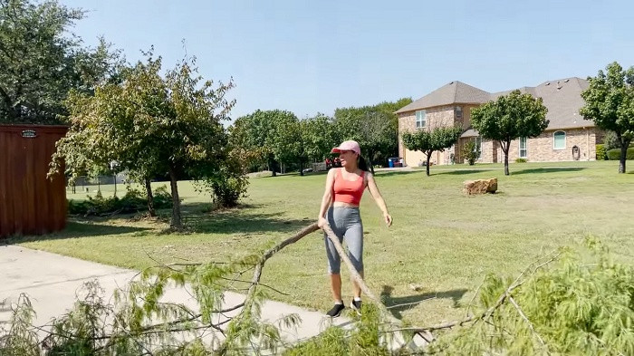 Mới đây, thông qua kênh Youtube cá nhân, ca sĩ Hồng Ngọc vừa chia sẻ những hình ảnh hiếm hoi về khu vườn của gia đình cô tại Mỹ.