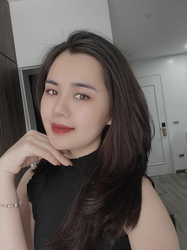 Những bức ảnh "selfie" xinh đẹp nét nào ra nét đó của bà xã Quế Ngọc Hải khiến nhiều người xuýt xoa.