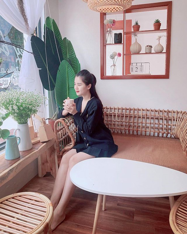 Đã trải qua một lần sinh nở nhưng hoa khôi xứ Nghệ vẫn trẻ trung, mơn mởn.