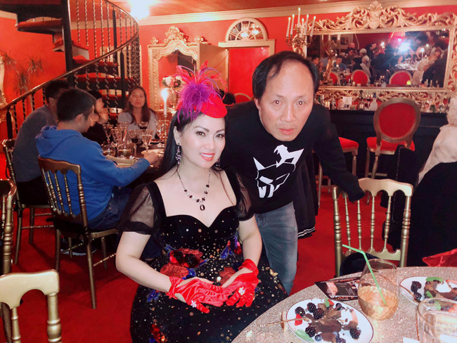 Trong khi đó, Hà Phương - em gái Cẩm Ly kết hôn với doanh nhân Chính Chu – tỷ phú gốc Việt giàu nhất ở Mỹ. Ảnh: Vietnamnet