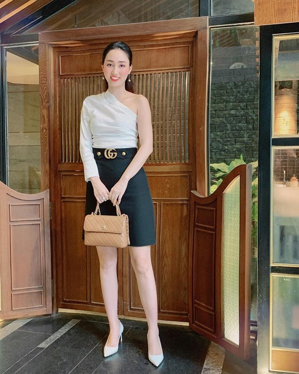 Trà My tiết lộ, chồng "bắt" cô mỗi ngày phải đeo một chiếc túi hàng hiệu. Ảnh: FBNV.