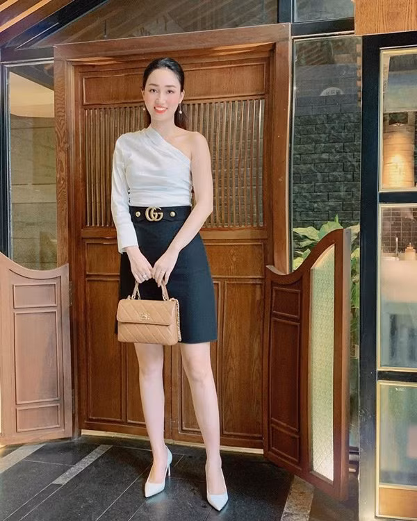 Trà My tiết lộ, chồng "bắt" cô mỗi ngày phải đeo một chiếc túi hàng hiệu. Ảnh: FBNV.