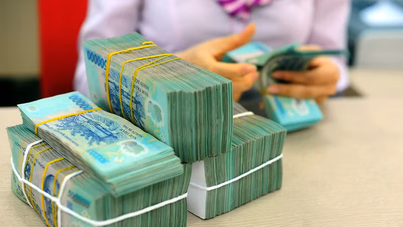 Nhieu ngan hang bi ‘ba trum’ o Ha Noi cau ket lua dao hang tram ty