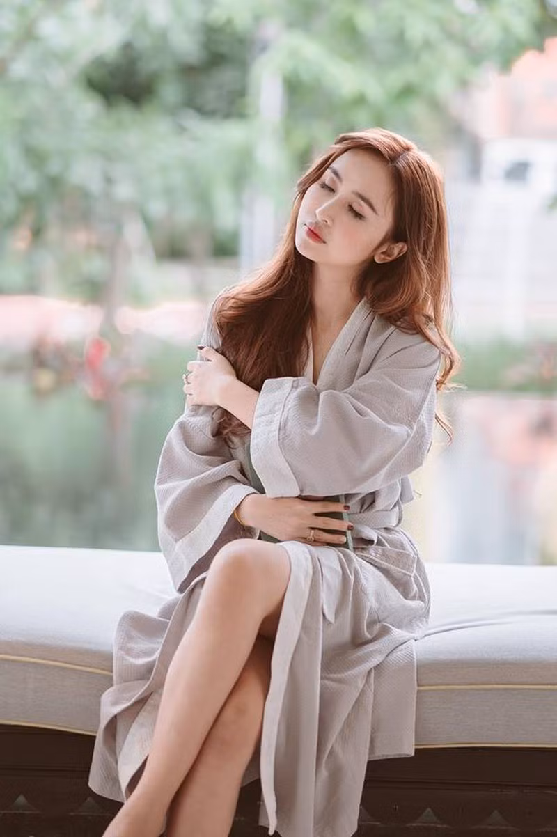 Vợ hai đại gia Minh Nhựa còn thường xuyên đăng tải những hình ảnh đi du lịch xa xỉ. Nguồn ảnh: FBNV.