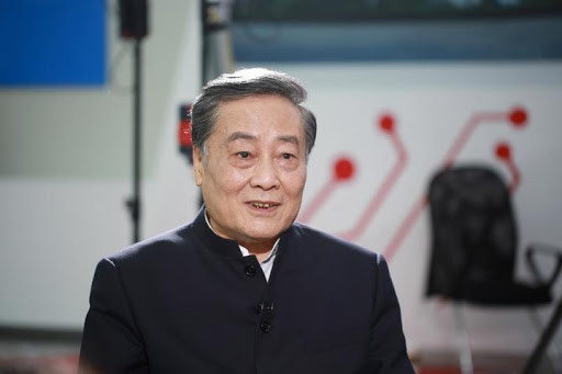 Năm 1989, ông chính thức thành lập Hangzhou Wahaha sản xuất đồ ăn và thức uống dinh dưỡng cho trẻ em. Theo thời gian, "đế chế" kinh doanh của Zong Qinghou phát triển mạnh mẽ. Năm 2013, ông được công nhận là người giàu nhất Trung Quốc thời điểm đó.