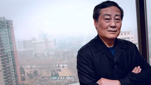 Hiện, tỷ phú Zong Qinghou sở hữu khối tài sản 8,8 tỷ USD. Dù vậy, từng có thông tin cho rằng ông chi tiêu tiết kiệm, mỗi tháng chỉ tiêu 500 nhân dân tệ (khoảng 1,6 triệu đồng).