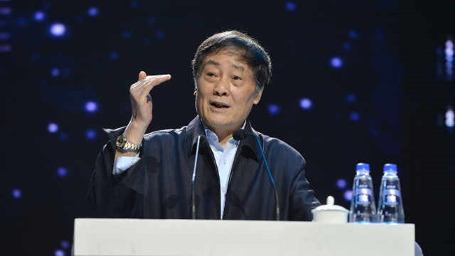 Công ty dẫn đầu ngành đồ uống ở nước này trong 20 năm liên tục. Doanh thu năm 2019 là hơn 46 tỷ USD. Năm 2010, ông lần đầu tiên đứng đầu danh sách những người giàu nhất Trung Quốc.