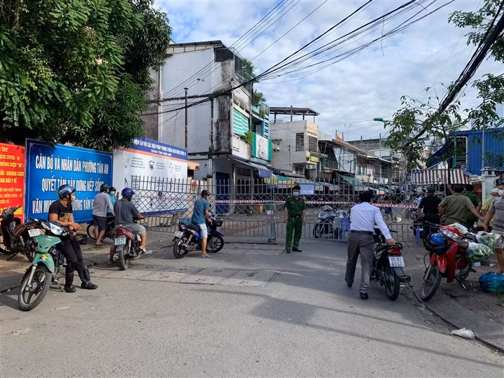Tiểu thương nghi mắc COVID-19, một chợ ở Cần Thơ bị phong toả Tieu thuong nghi mac COVID-19, mot cho o Can Tho bi phong toa