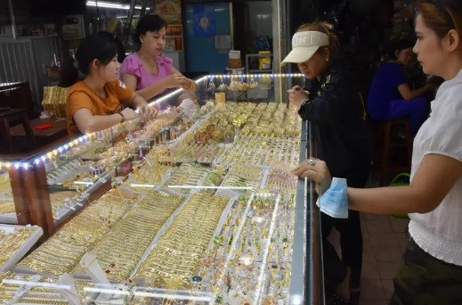 Gia vang hom nay 26/3: Quay dau giam nhanh truoc suc manh dong USD