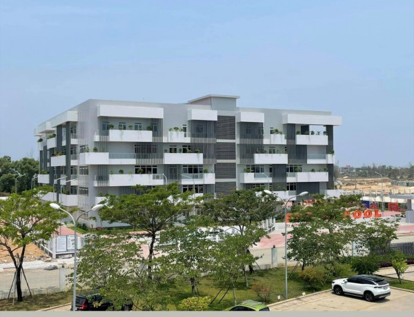 Nằm bên cạnh tòa nhà FPT Complex, FPT School có diện tích đất là 16.335m2 với quy mô xây dựng cao tối đa 5 tầng cho các khối lớp Tiểu học, Trung học cơ sở, Trung học phổ thông và Nhà thi đấu đa năng...Ảnh: FPT city