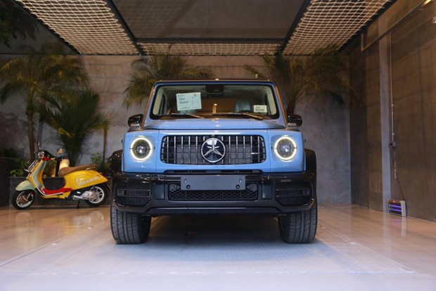 Để có được màu xe đúng như ý muốn của Đàm Thu Trang, doanh nhân Cường Đô La phải chờ tận 6 tháng và chi khoảng 12 tỷ để sở hữu. Ảnh: FBNV