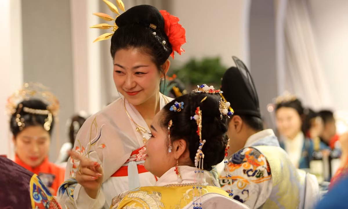 Gioi tre Hong Kong don nhan su hoi sinh cua Han Phuc-Hinh-2