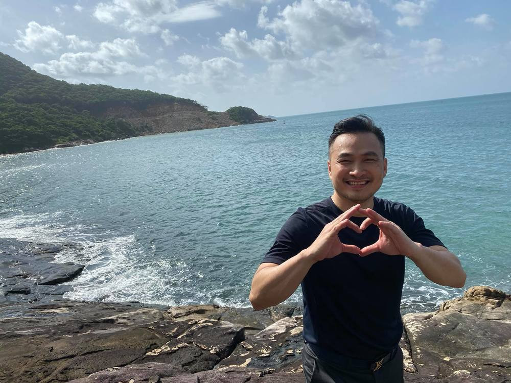 Hiện, Chi Bảo không dành quá nhiều thời gian cho phim ảnh mà thay vào đó, anh tập trung thêm cho công việc kinh doanh. Ảnh: FBNV