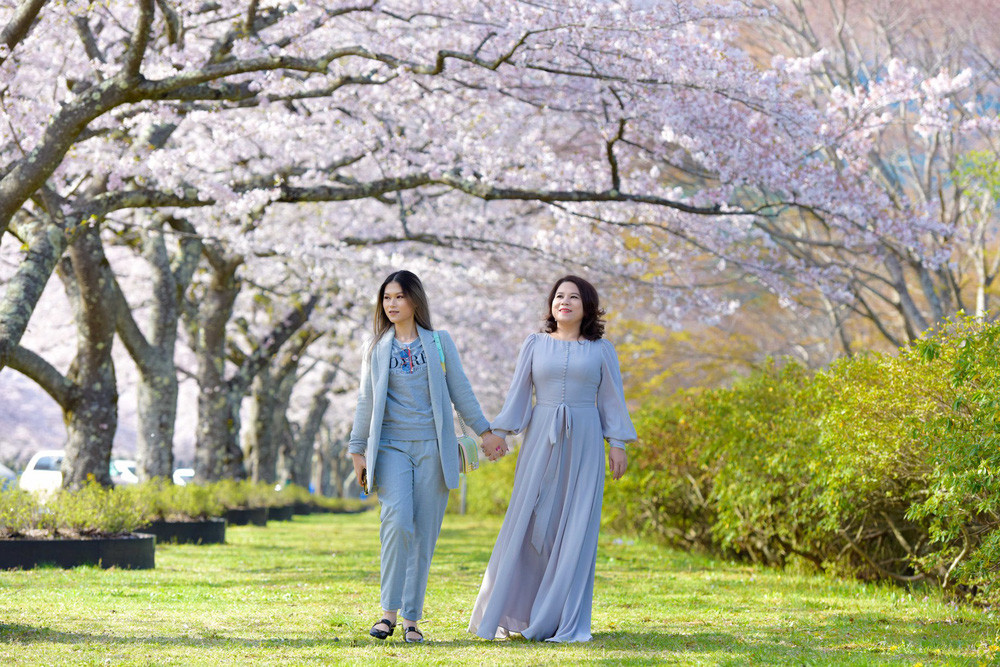 Ngọc Thanh Tâm - bạn thân của Primmy Trương cũng có người mẹ quyền lực. Đó là bà Trịnh Thị Bích Hằng - Chủ tịch HĐQT Hải Vương Group, cái tên đình đám trong lĩnh vực kinh doanh thuỷ hải sản.