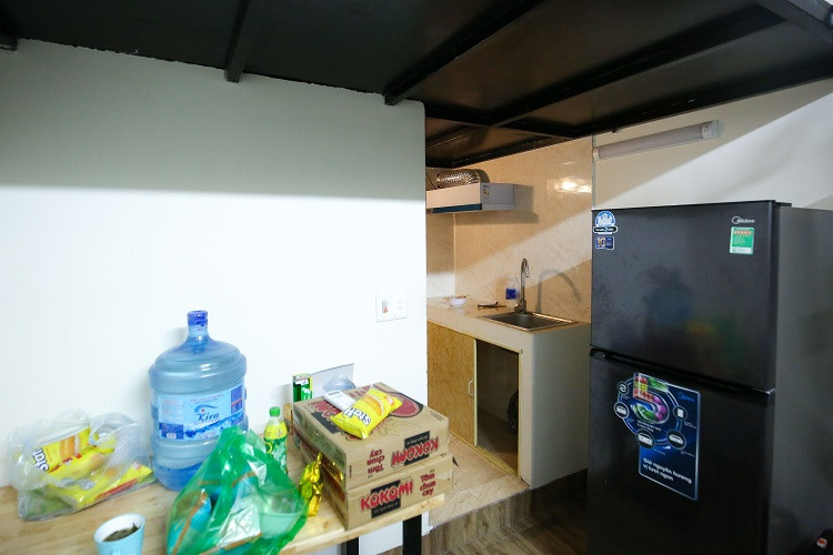 Tuy nhiên, từ đợt giãn cách xã hội lần thứ 3, nơi này trở thành loạt phòng trọ 0 đồng với đầy đủ tiện nghi, hỗ trợ nhiều hoàn cảnh khó khăn do ảnh hưởng của dịch COVID-19. Ảnh: Dân Việt