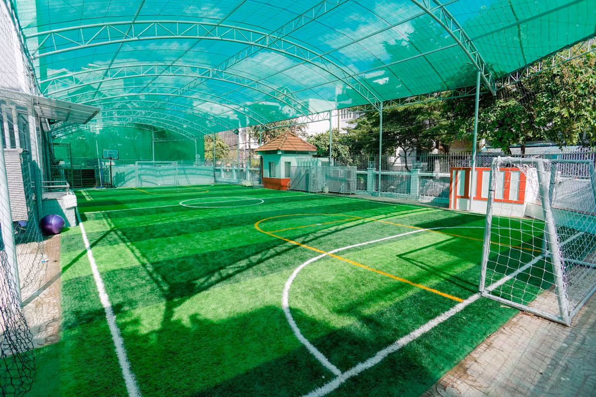 Ở bậc THPT, học phí là 54.450.000 đồng/năm cho lớp 10, 60.500.000 đồng/năm lớp 11 và 66.550.000 đồng/năm cho lớp 12. Ảnh: iSchool Nam Sài Gòn.