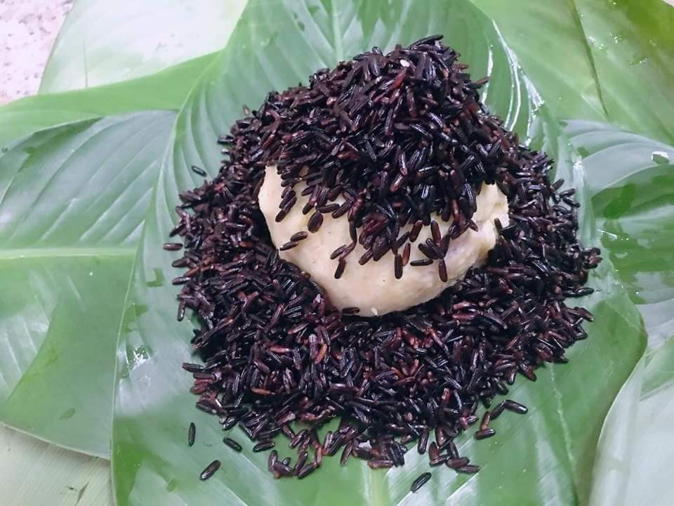 Nhiều khách đặt bánh nhà cô An từ bây giờ nhưng phải đến 28, 29 Tết mới nhận hàng. Nguồn ảnh: Facebook.