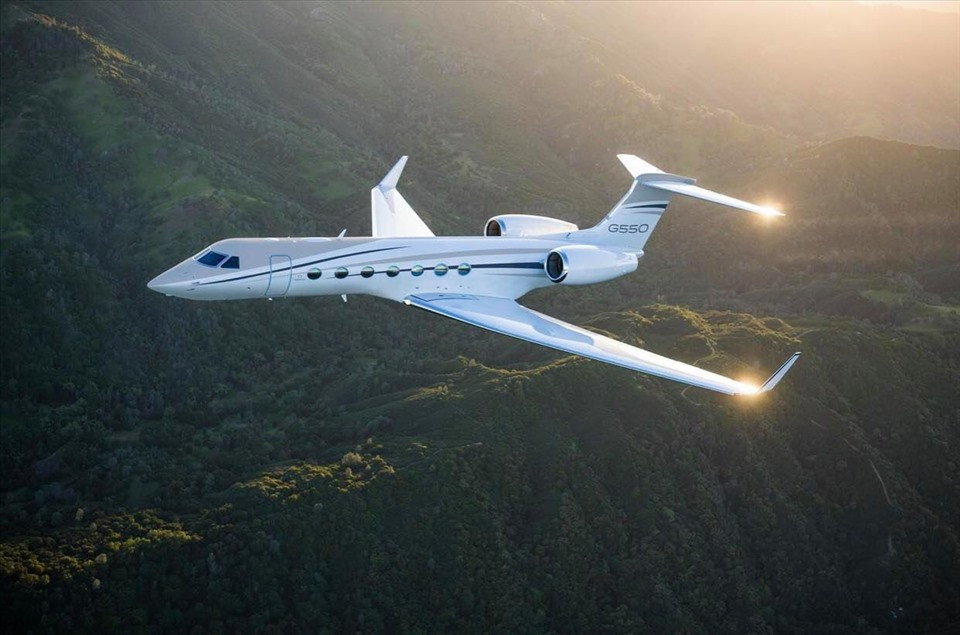 Ông trùm nghành thép nổi tiếng Ấn Độ - Lakshmi Mittal sở hữu hẳn một chiếc phi cơ Gulfstream G550 đẳng cấp được ví như một ''tòa cung điện di động'' trị giá 38 triệu USD. Ảnh: Gulfstream Aerospace