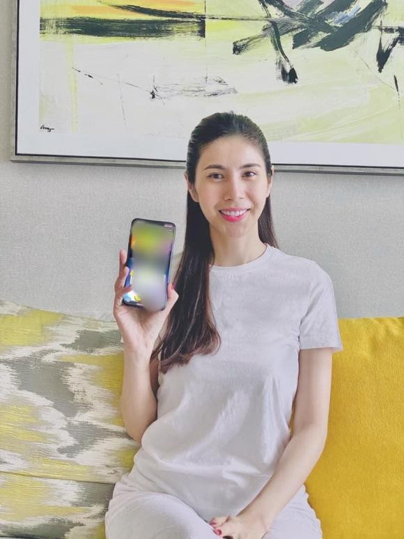 Mọi vật trong nhà đều rất khác lạ, dễ dàng nhận thấy nữ ca sĩ đã dọn ở nơi khác.