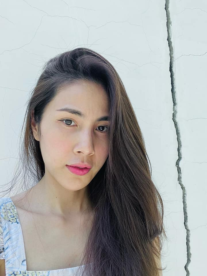 Khoảng tháng 3/2021, ca sĩ Thuỷ Tiên chia sẻ về việc tiến hành sửa lại căn biệt thự gia đình đang sinh sống vì công trình này dần xuống cấp, nhiều mảng tường bị nứt vỡ.