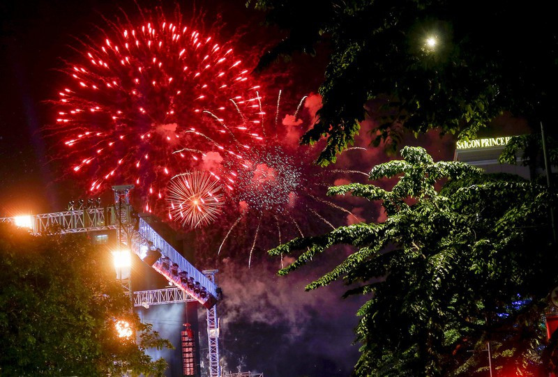 Doanh nghiep no tien ban phao hoa hon 73 ti dong