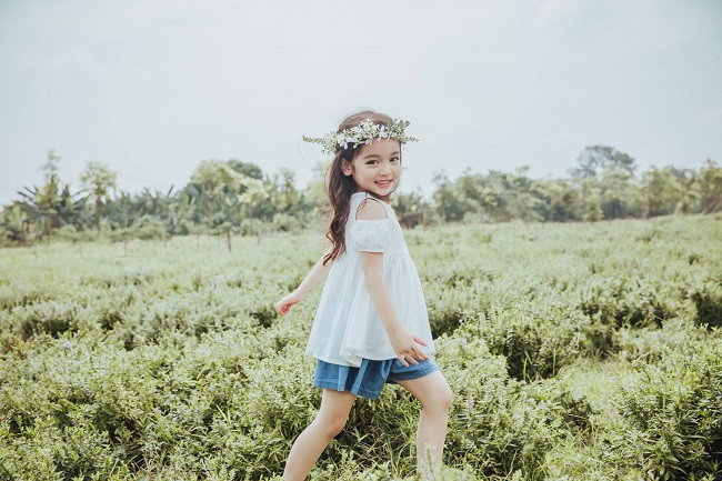 Là một diễn viên, người mẫu nhí đắt show nhất nhì Hà Nội, Chu Diệp Anh còn đóng quảng cáo và chụp ảnh bìa cho nhiều tạp chí lớn. Ảnh: Dân Việt